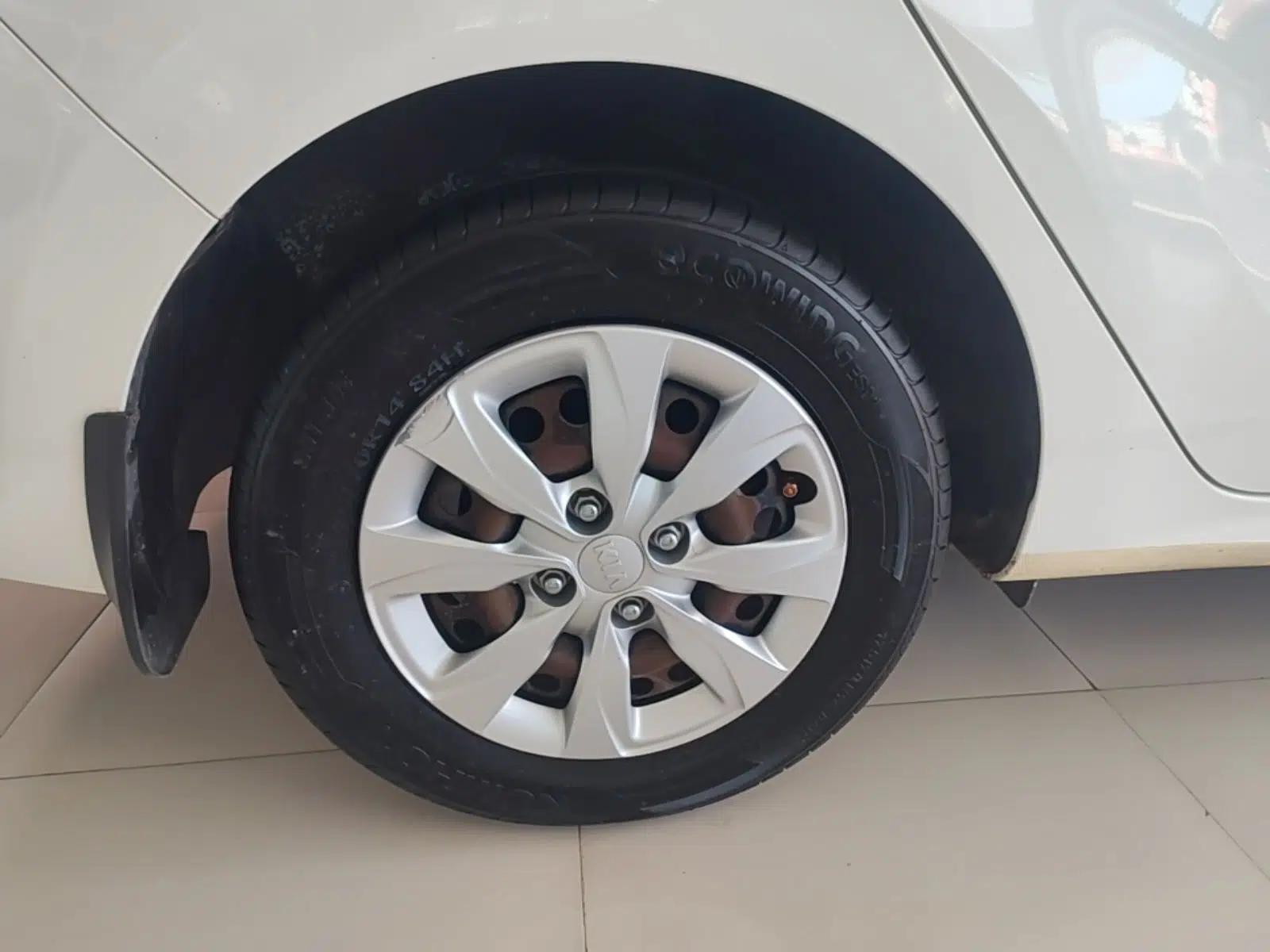 Kia Pegas 2017 1.4L Manual Fashion Edition Smart — миниатюра 10