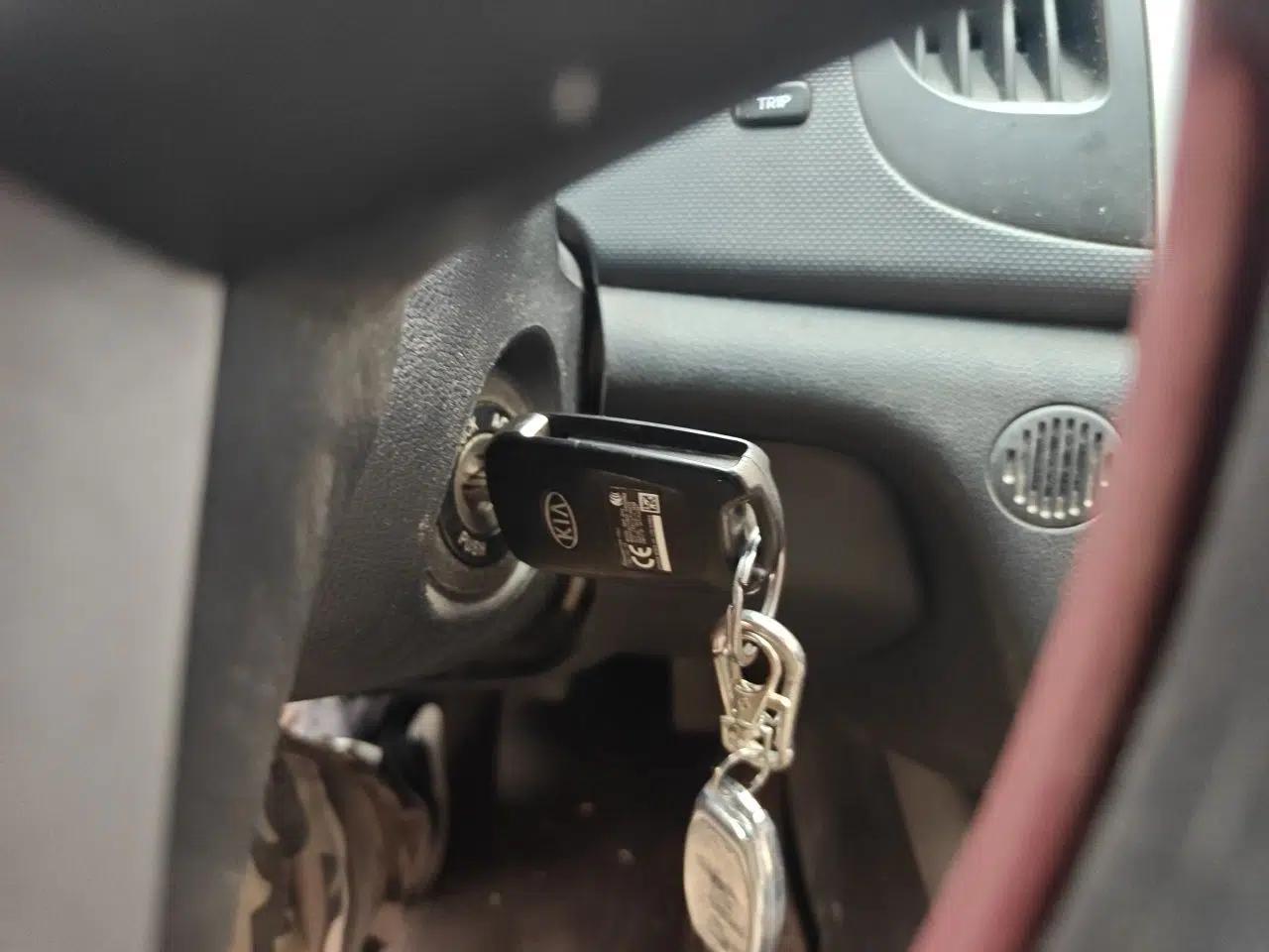 Kia Forte 2014 1.6L MT GL — миниатюра 9