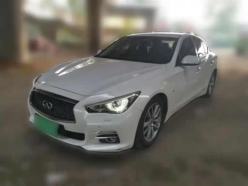 Infiniti Q50 2014 3.7L Luxury Edition — миниатюра 1