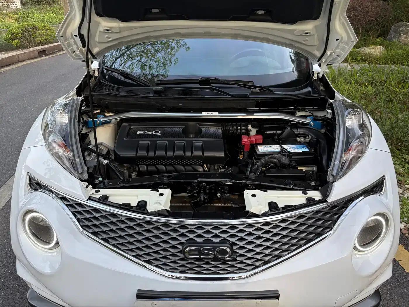 Infiniti ESQ 2014 1.6L Sporty Edition — миниатюра 21
