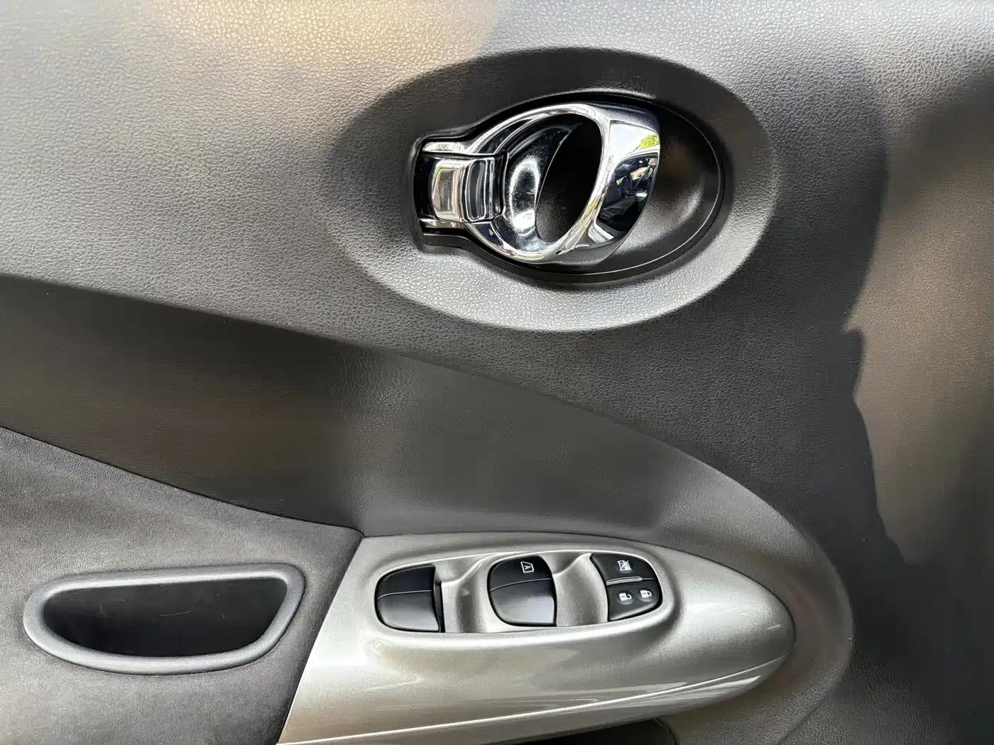 Infiniti ESQ 2014 1.6L Sporty Edition — миниатюра 6