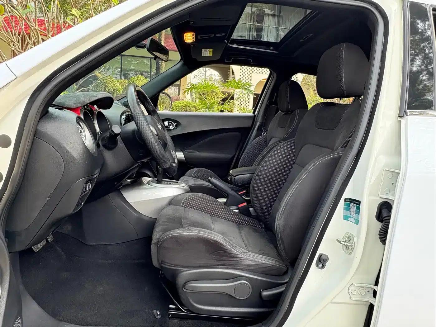 Infiniti ESQ 2014 1.6L Sporty Edition — миниатюра 8