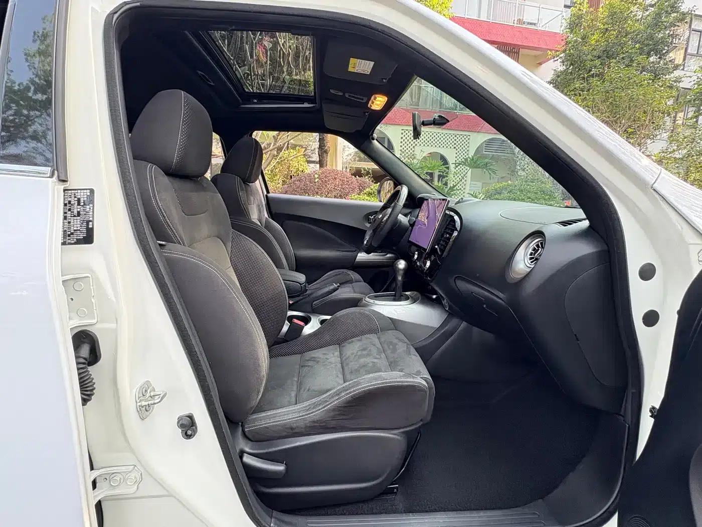 Infiniti ESQ 2014 1.6L Sporty Edition — миниатюра 10