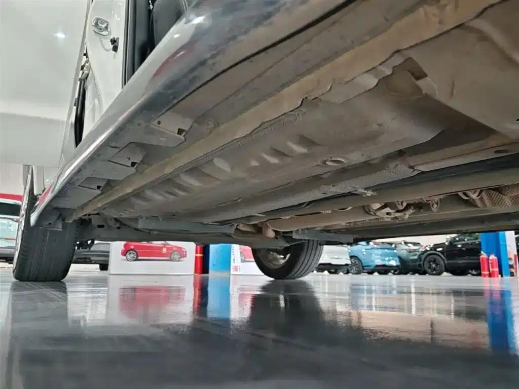 Infiniti ESQ 2014 1.6L Sporty Edition — миниатюра 21