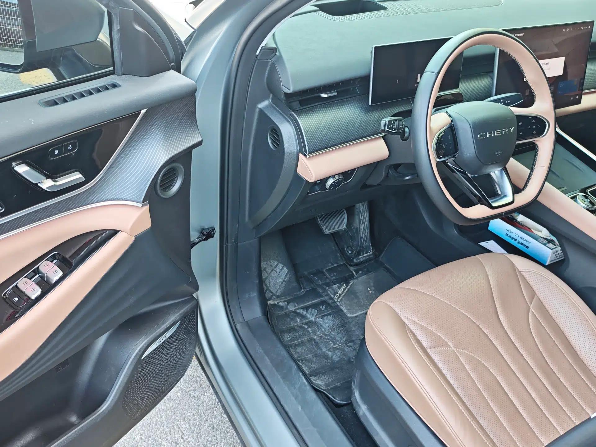 Chery Tiggo 8 L 2024 2.0T Two-Wheel Drive Prestige Version 5 Seats — миниатюра 28