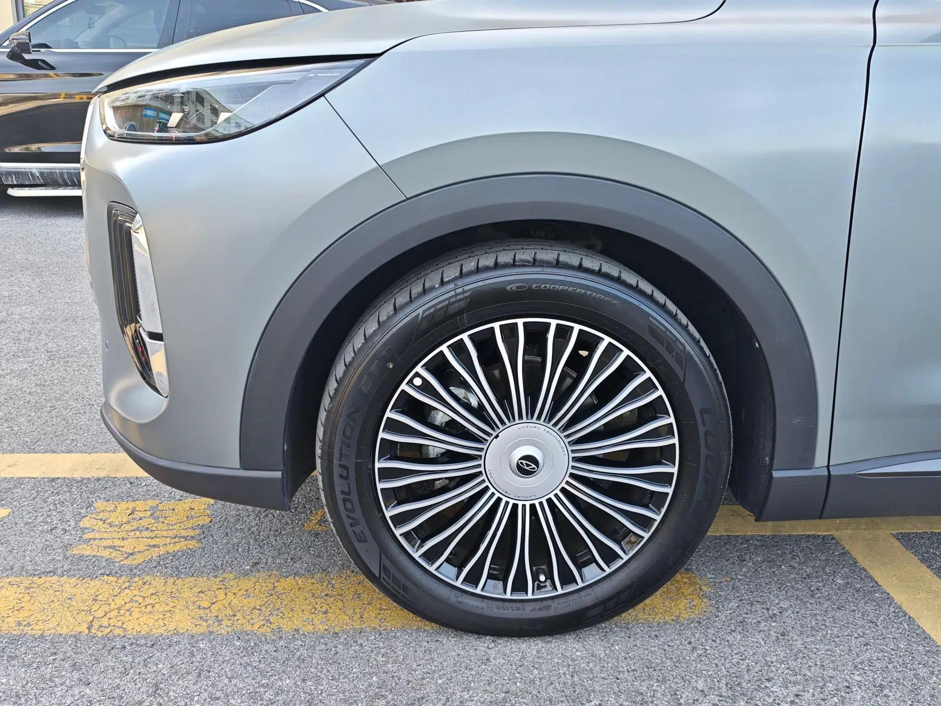 Chery Tiggo 8 L 2024 2.0T Two-Wheel Drive Prestige Version 5 Seats — миниатюра 9