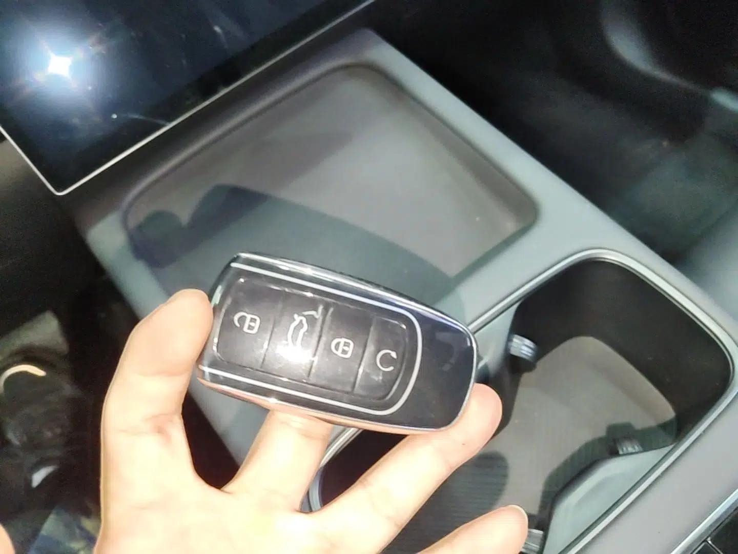 Chery Tiggo 7 C-DM 2025 1.5T 120KM Luxury Trim — миниатюра 12