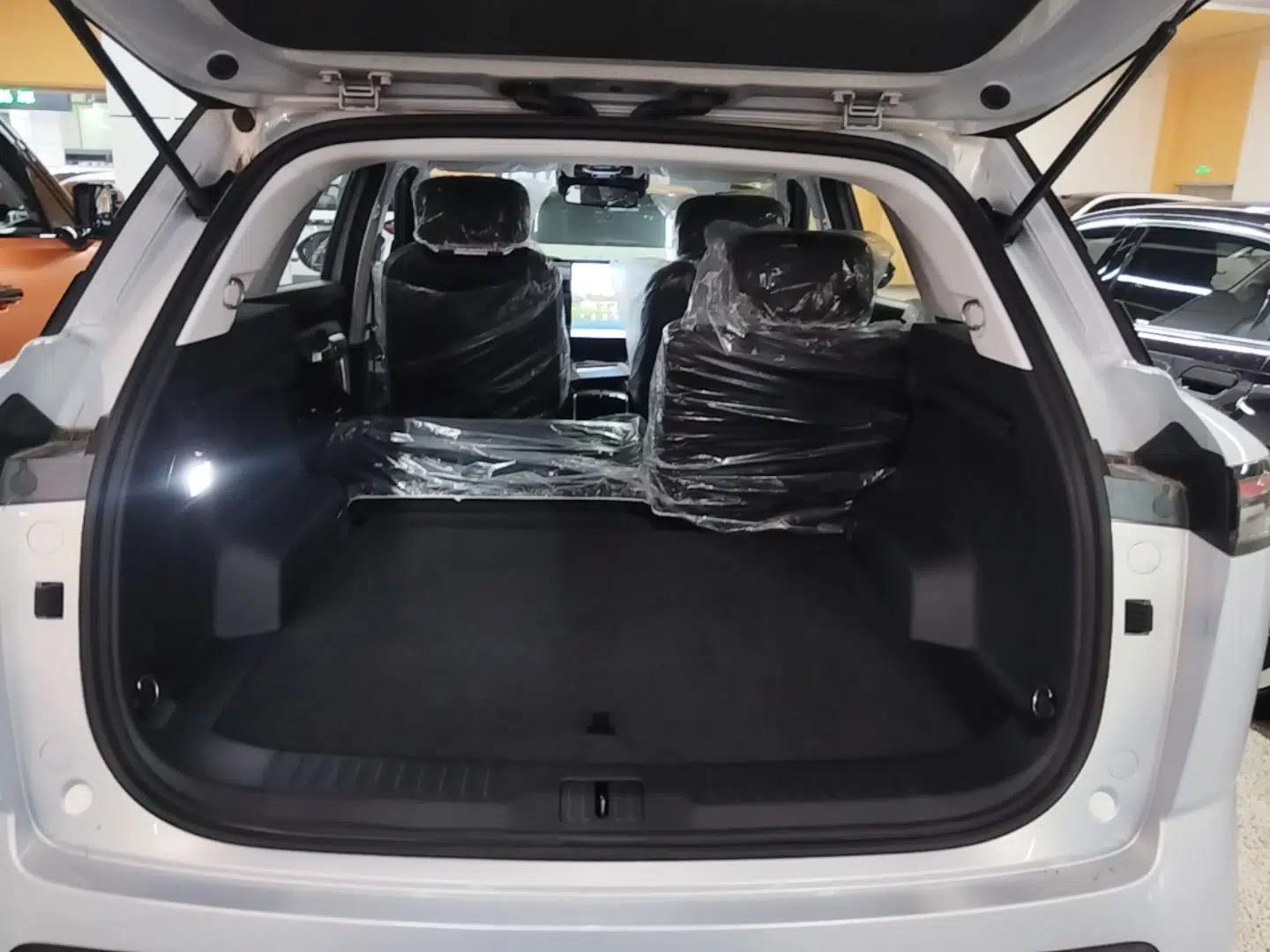 Chery Tiggo 7 C-DM 2025 1.5T 120KM Edition — миниатюра 22