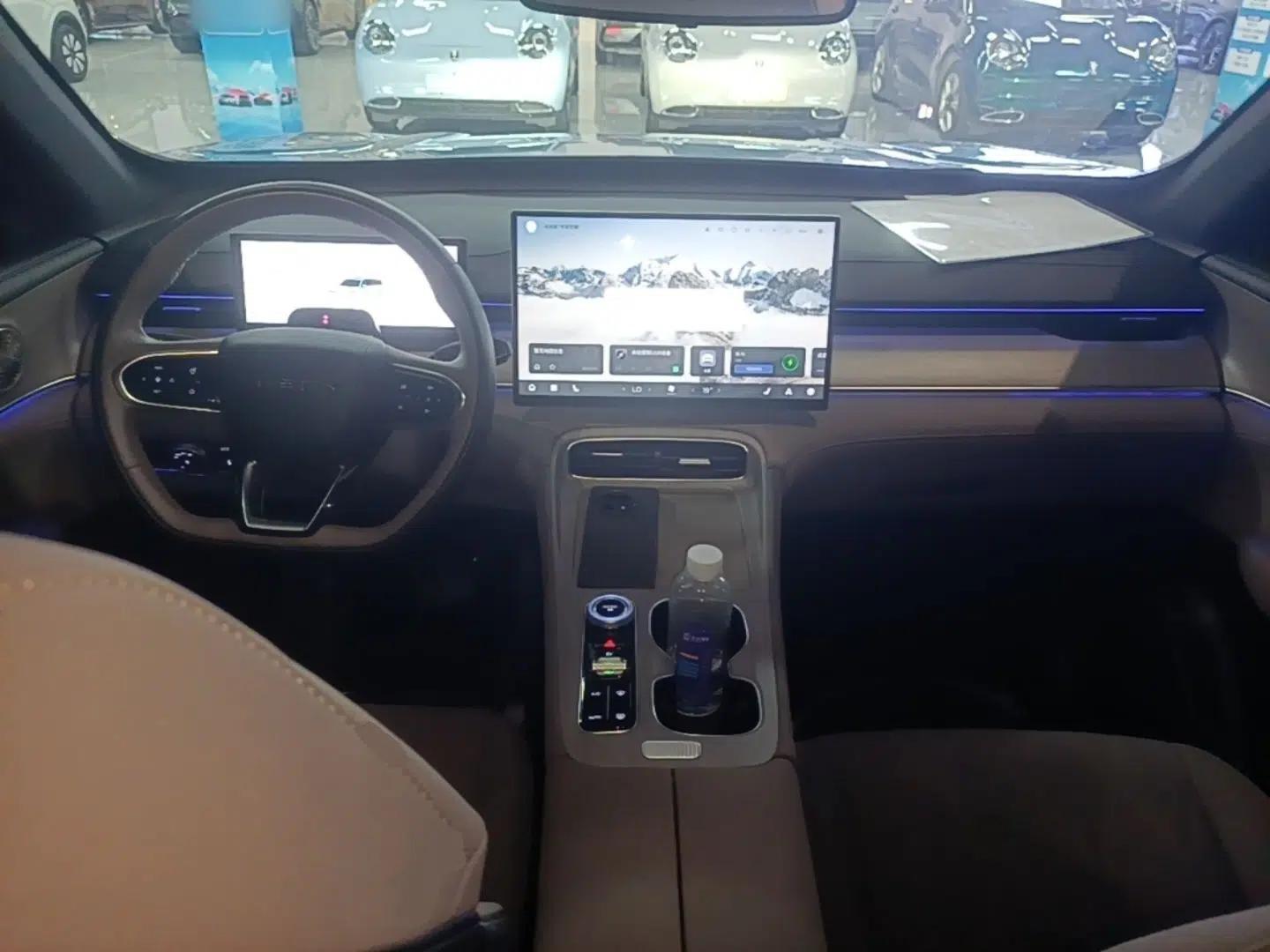 Chery Tiggo 8 PLUS C-DM 2025 1.5T 116 km Prestige Version 5 Seats — миниатюра 13