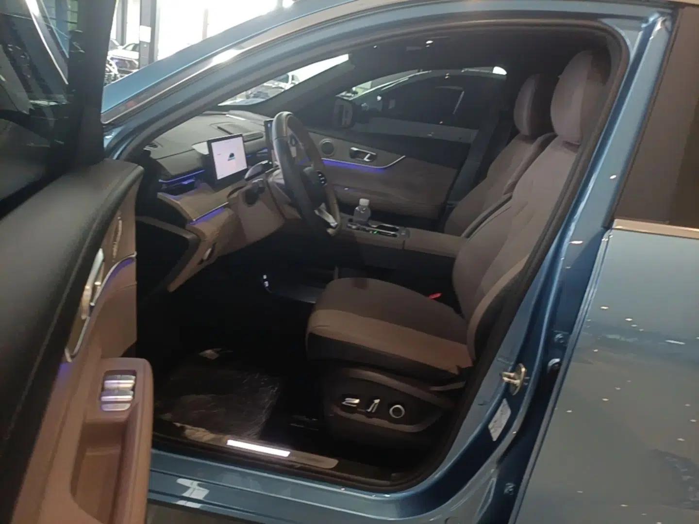 Chery Tiggo 8 PLUS C-DM 2025 1.5T 116 km Prestige Version 5 Seats — миниатюра 18