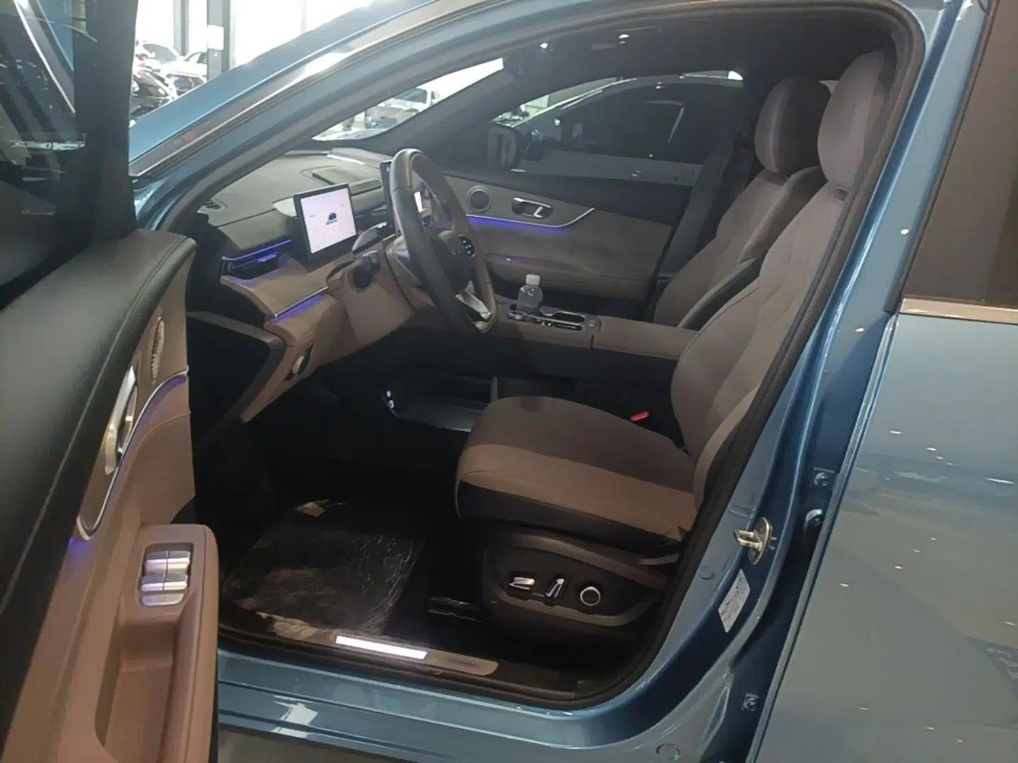 Chery Tiggo 8 PLUS C-DM 2025 1.5T 116 km Prestige Version 5 Seats — миниатюра 19