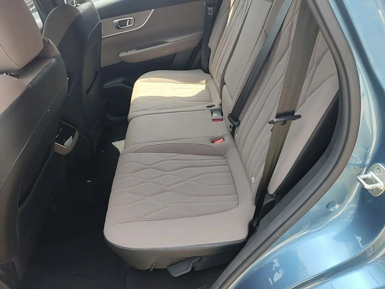 Chery Tiggo 8 PLUS C-DM 2025 1.5T 116 km Prestige Version 5 Seats — миниатюра 20