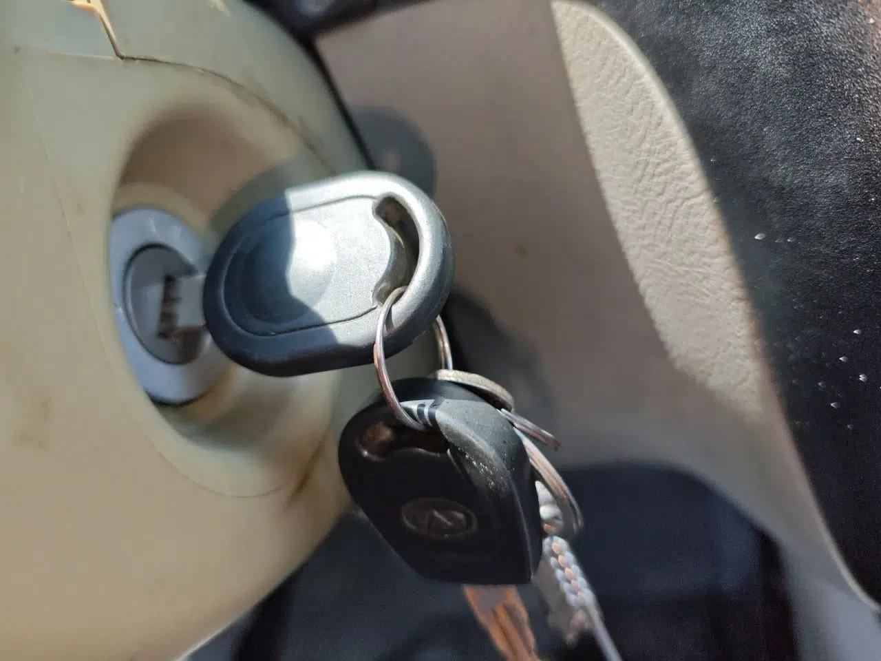 Chery QQ3 2012 Fashion Edition 1.0L Manual Champion Version — миниатюра 9
