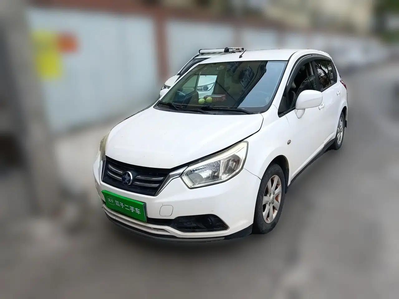 Venucia R50 2016 1.6L Automatic Elite Edition — миниатюра 1