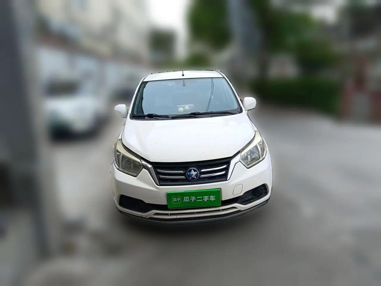 Venucia R50 2016 1.6L Automatic Elite Edition — миниатюра 2