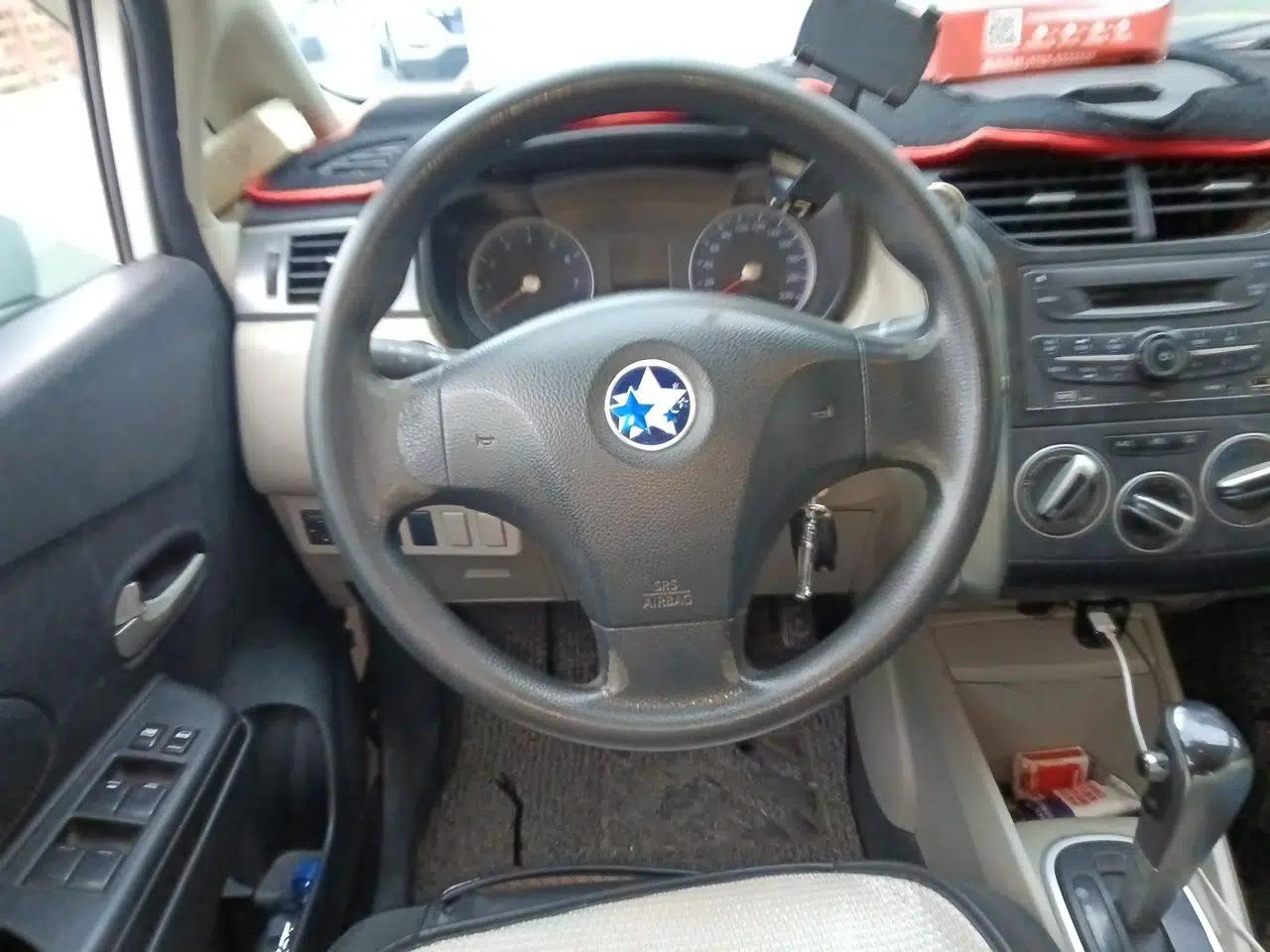 Venucia R50 2016 1.6L Automatic Elite Edition — миниатюра 11