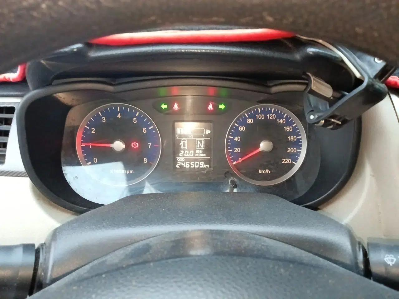 Venucia R50 2016 1.6L Automatic Elite Edition — миниатюра 12