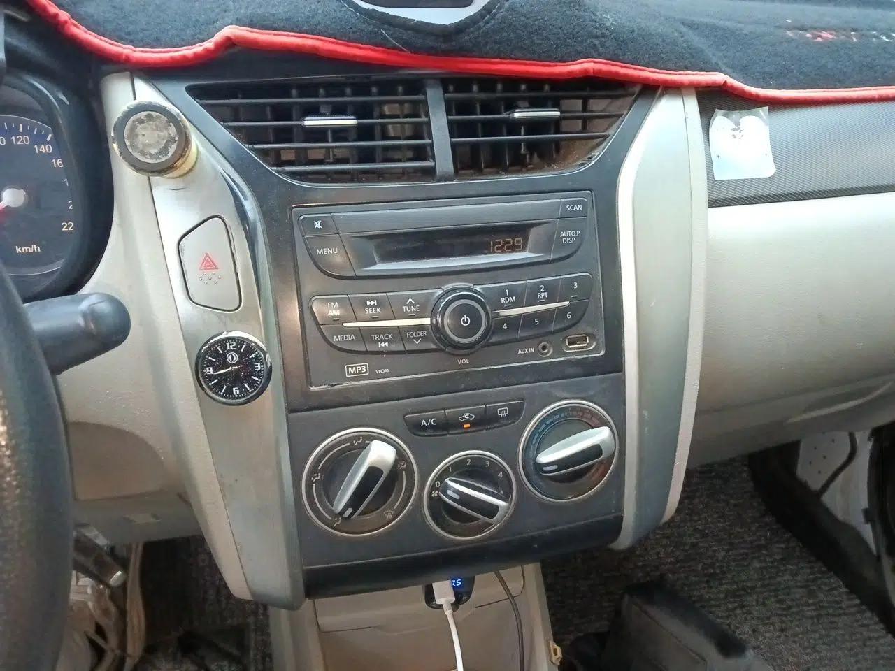 Venucia R50 2016 1.6L Automatic Elite Edition — миниатюра 14