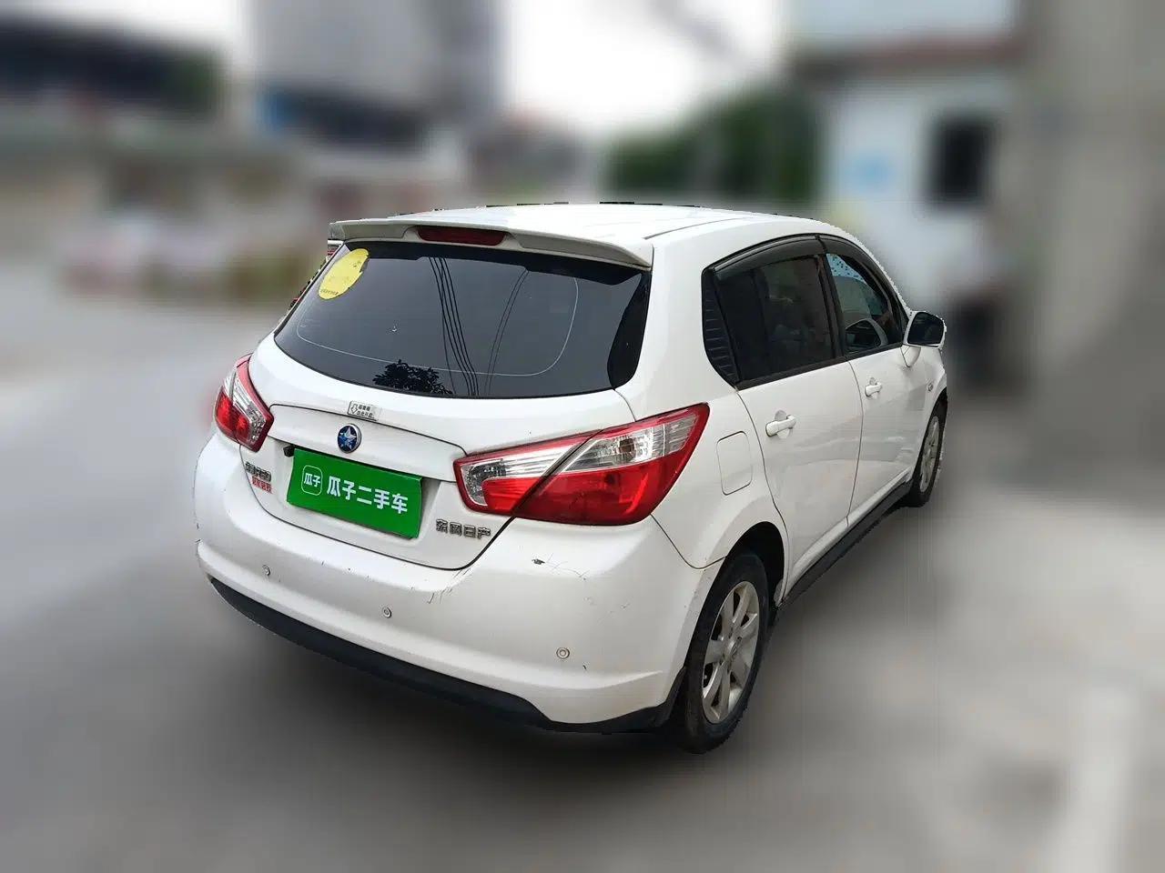 Venucia R50 2016 1.6L Automatic Elite Edition — миниатюра 6