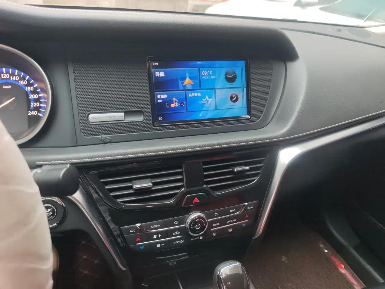 Venucia T90 2018 2.0L CVT Smart Connect Fashion Edition China V Standard — миниатюра 14