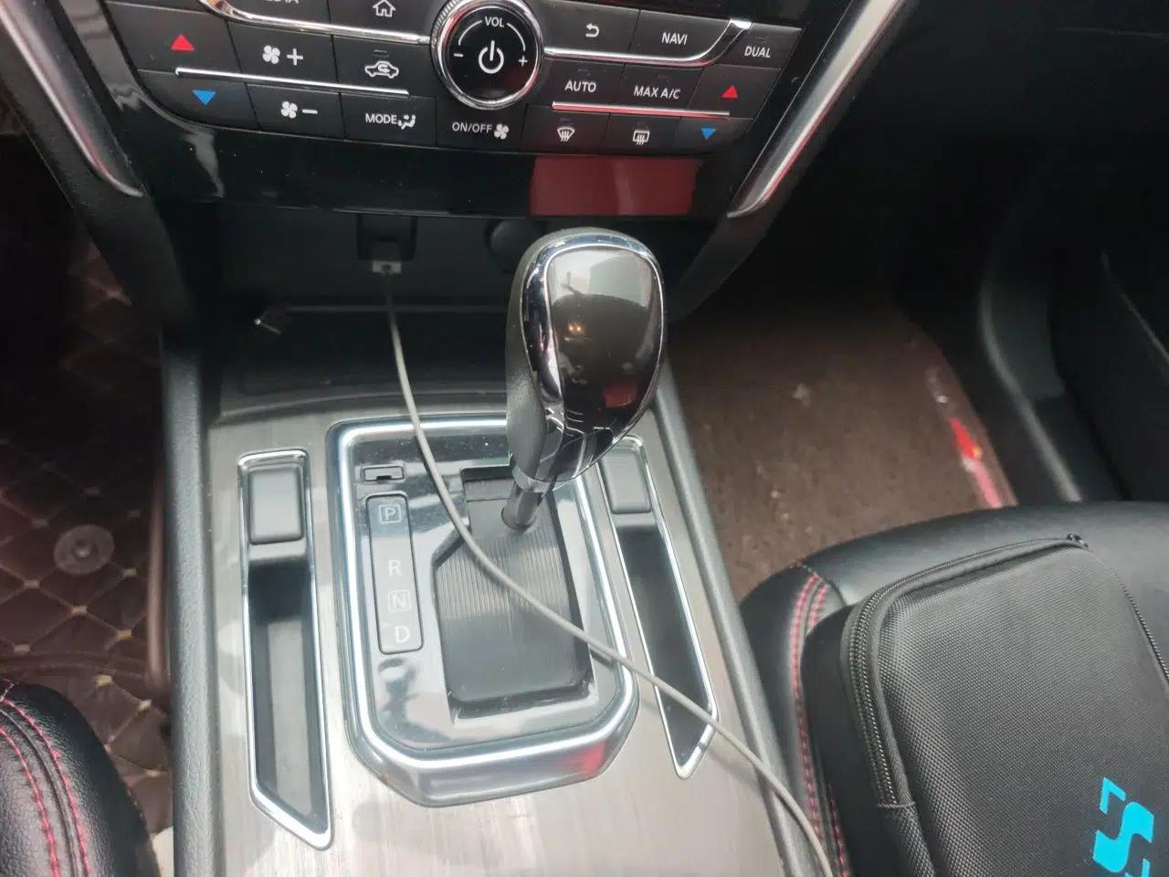 Venucia T90 2018 2.0L CVT Smart Connect Fashion Edition China V Standard — миниатюра 15