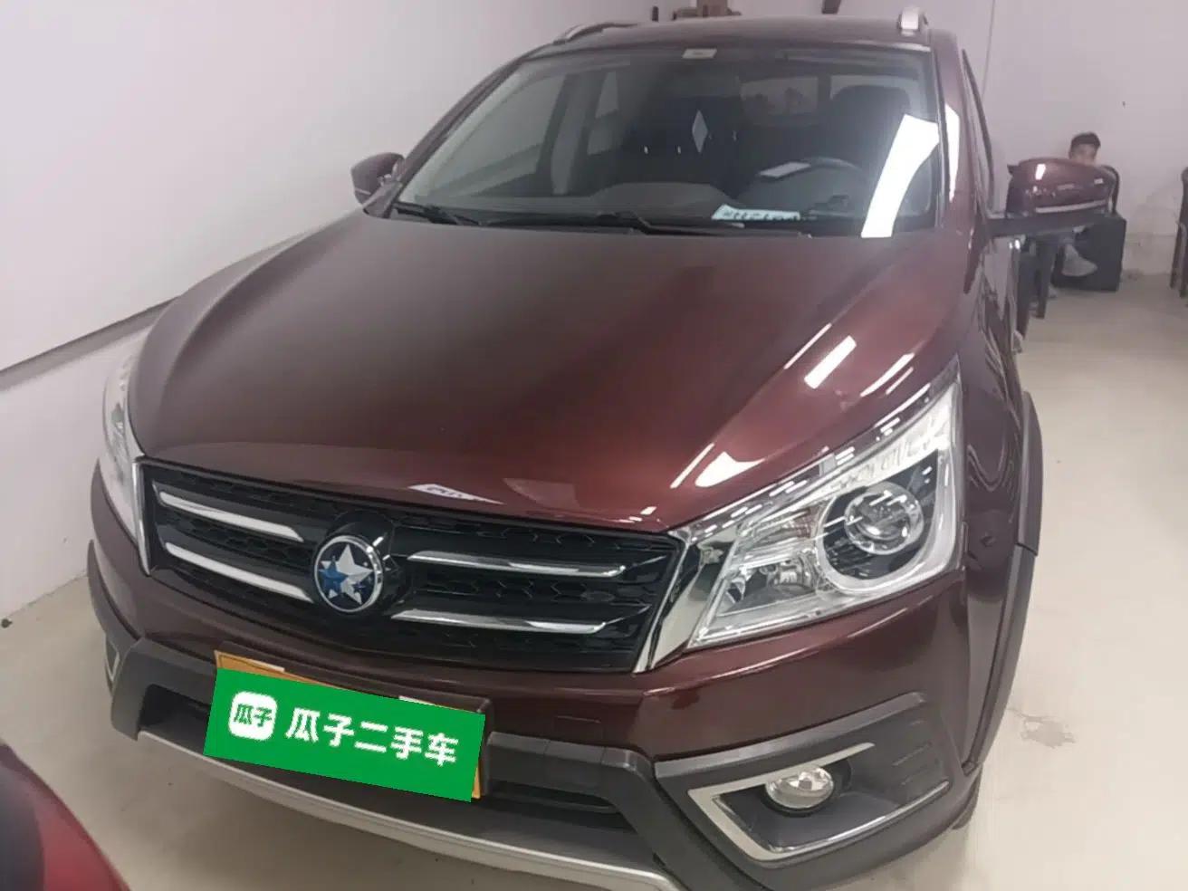 Venucia T70X 2015 2.0L CVT SmartFun Sport Edition — миниатюра 2