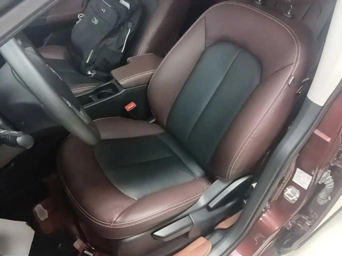 Venucia T70X 2015 2.0L CVT SmartFun Sport Edition — миниатюра 18
