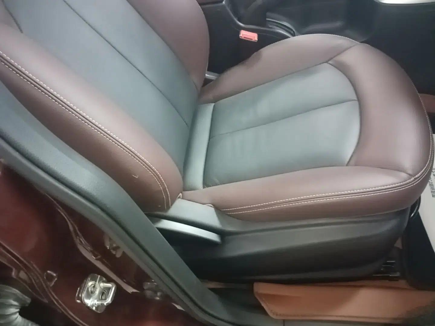 Venucia T70X 2015 2.0L CVT SmartFun Sport Edition — миниатюра 23