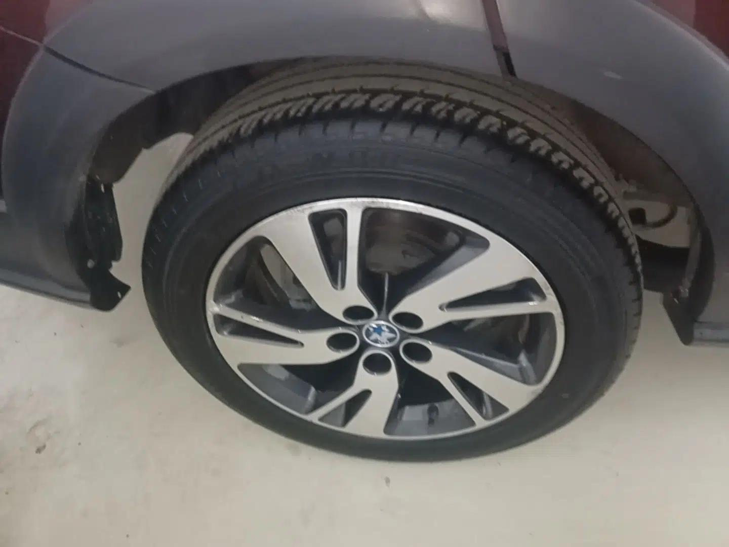 Venucia T70X 2015 2.0L CVT SmartFun Sport Edition — миниатюра 10