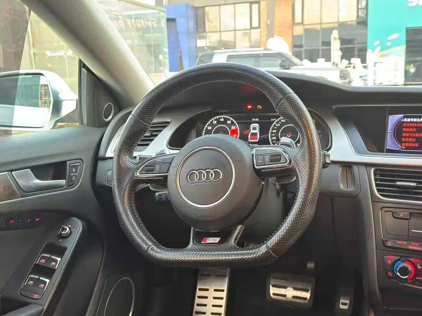 2012 Audi S5 3.0T Sportback — миниатюра 12