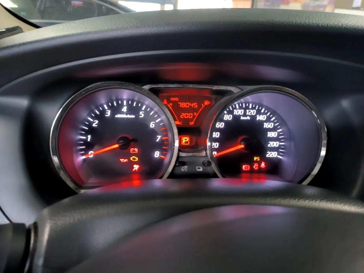 Nissan Livina 2015 1.6XE CVT Comfort Edition — миниатюра 14