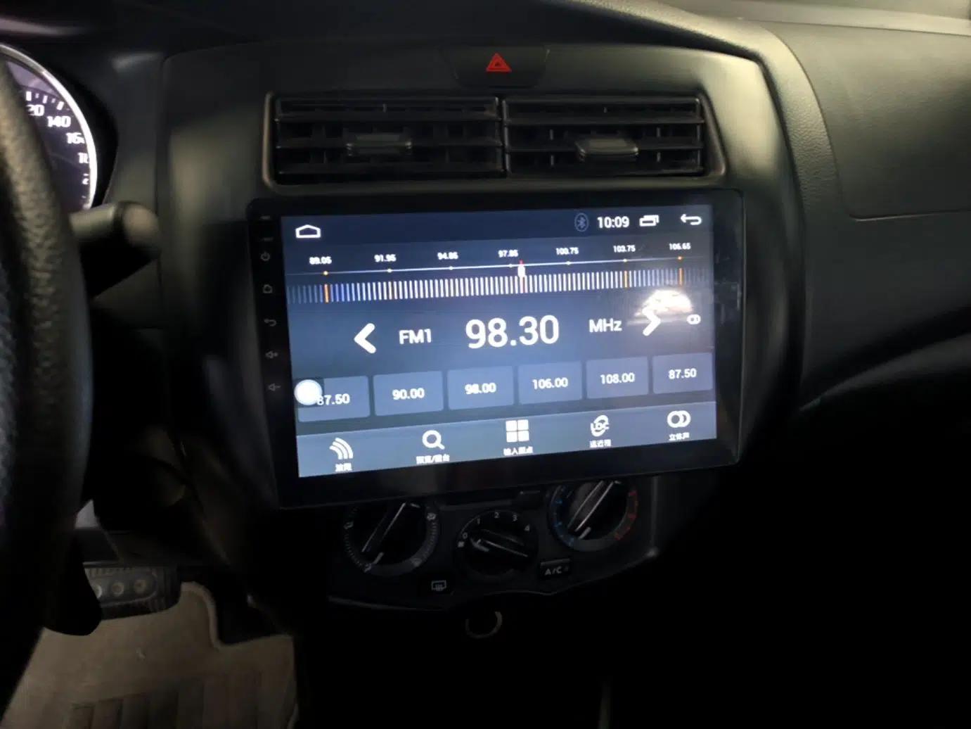 Nissan Livina 2015 1.6XE CVT Comfort Edition — миниатюра 15