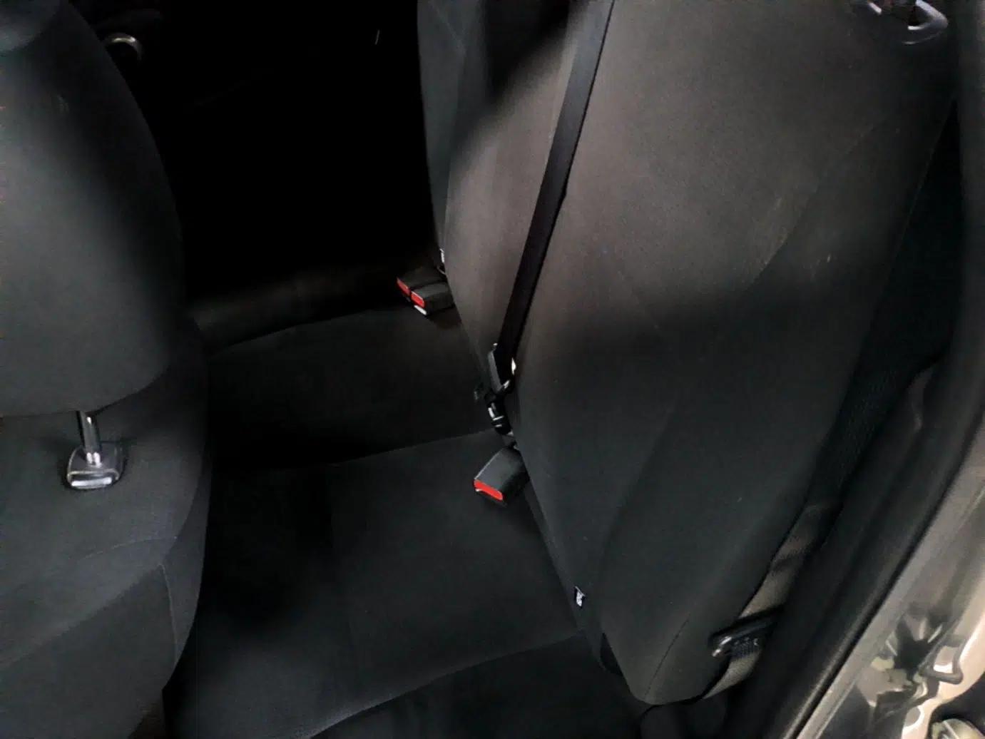 Nissan Livina 2015 1.6XE CVT Comfort Edition — миниатюра 19
