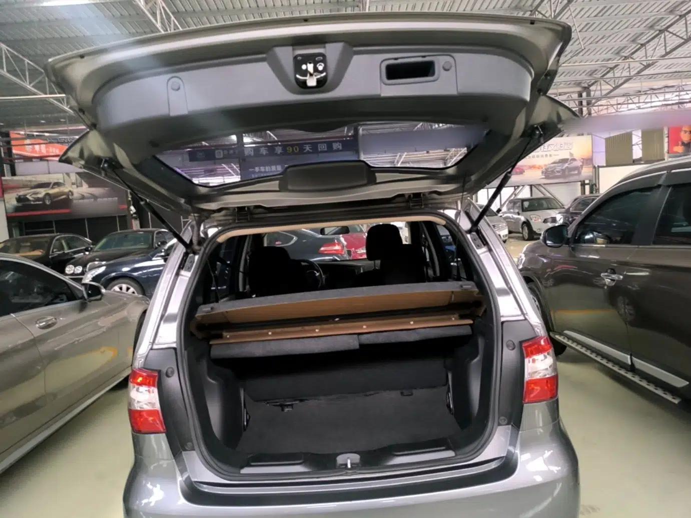 Nissan Livina 2015 1.6XE CVT Comfort Edition — миниатюра 21