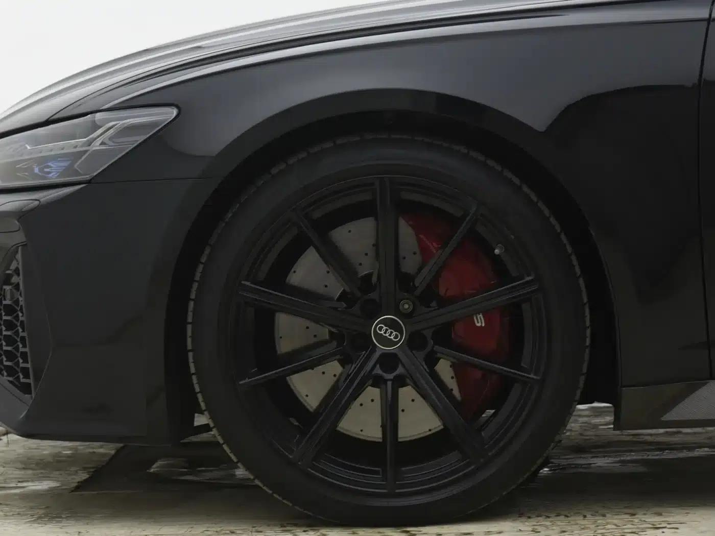 2024 Audi RS 6 RS 6 4.0T Avant Performance — миниатюра 28