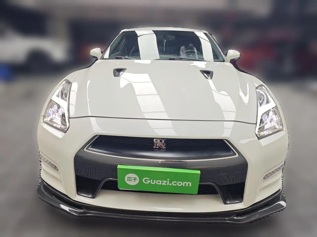 Nissan GT-R  — миниатюра 2