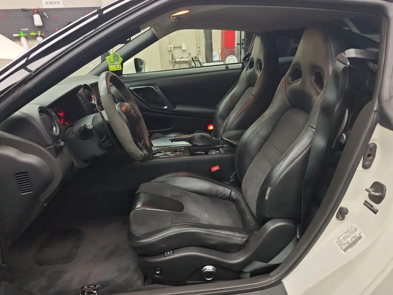 Nissan GT-R  — миниатюра 16