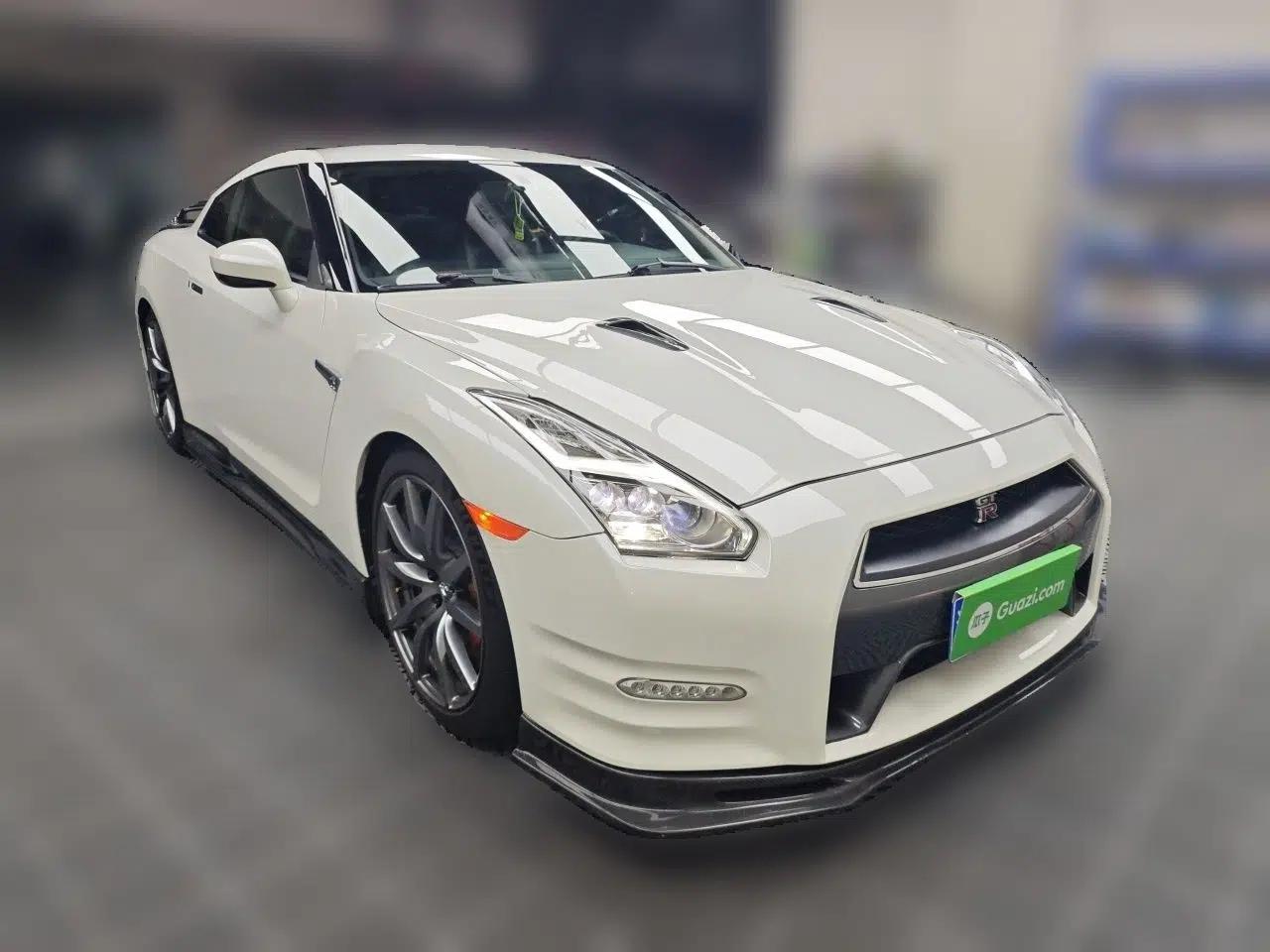 Nissan GT-R  — миниатюра 3