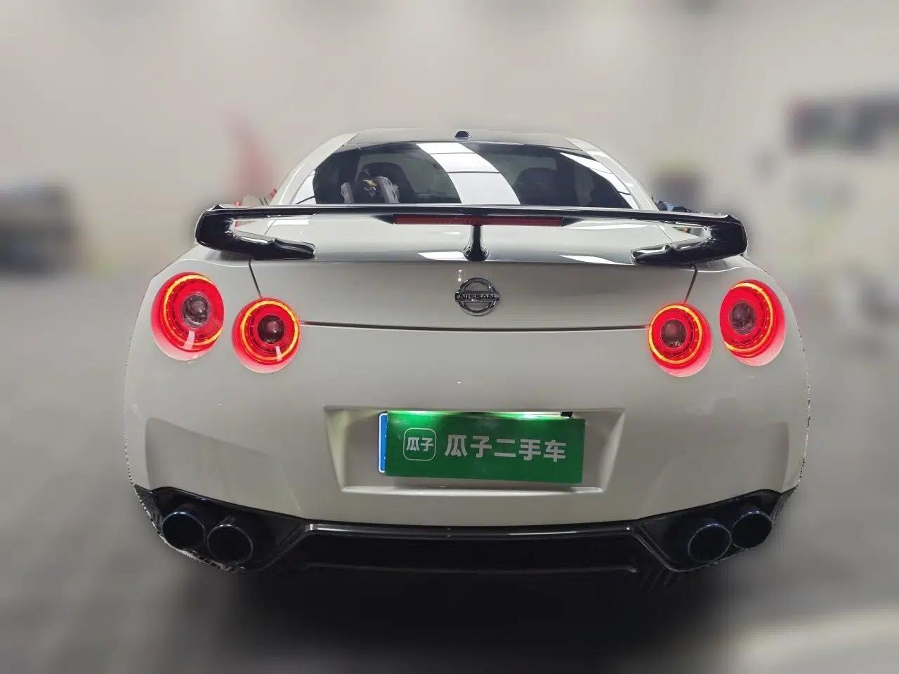 Nissan GT-R  — миниатюра 5