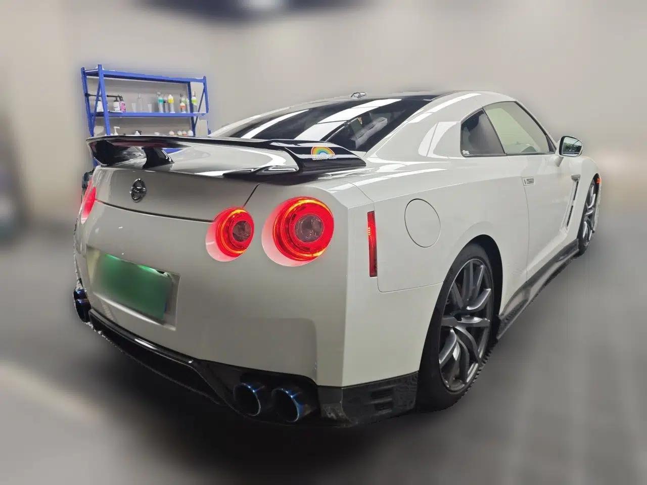 Nissan GT-R  — миниатюра 6