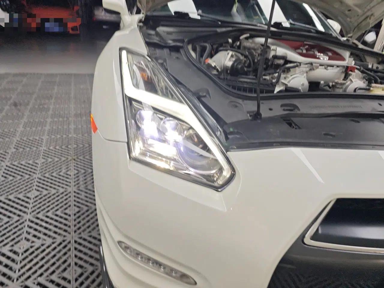 Nissan GT-R  — миниатюра 7