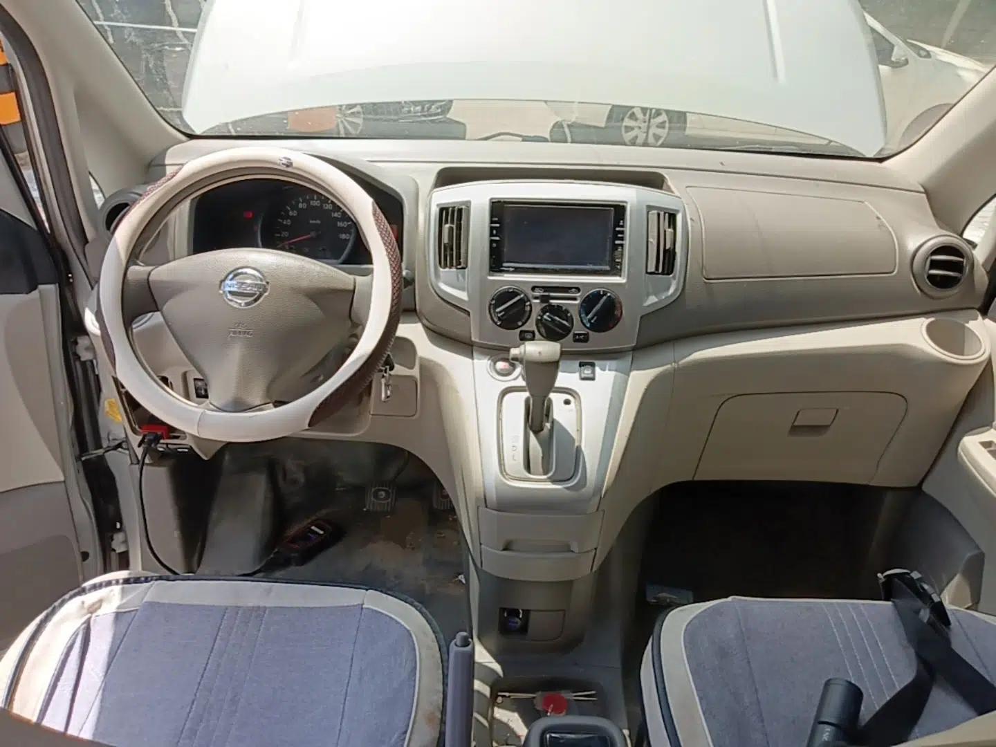 Nissan NV200 2016 Revised Version 1.6L CVT Luxury Edition — миниатюра 13