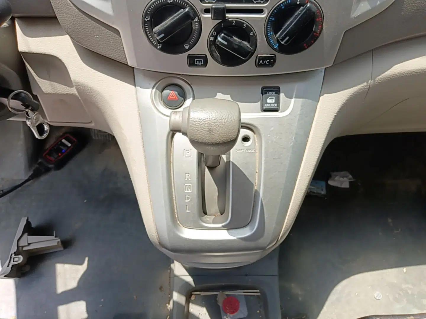 Nissan NV200 2016 Revised Version 1.6L CVT Luxury Edition — миниатюра 17