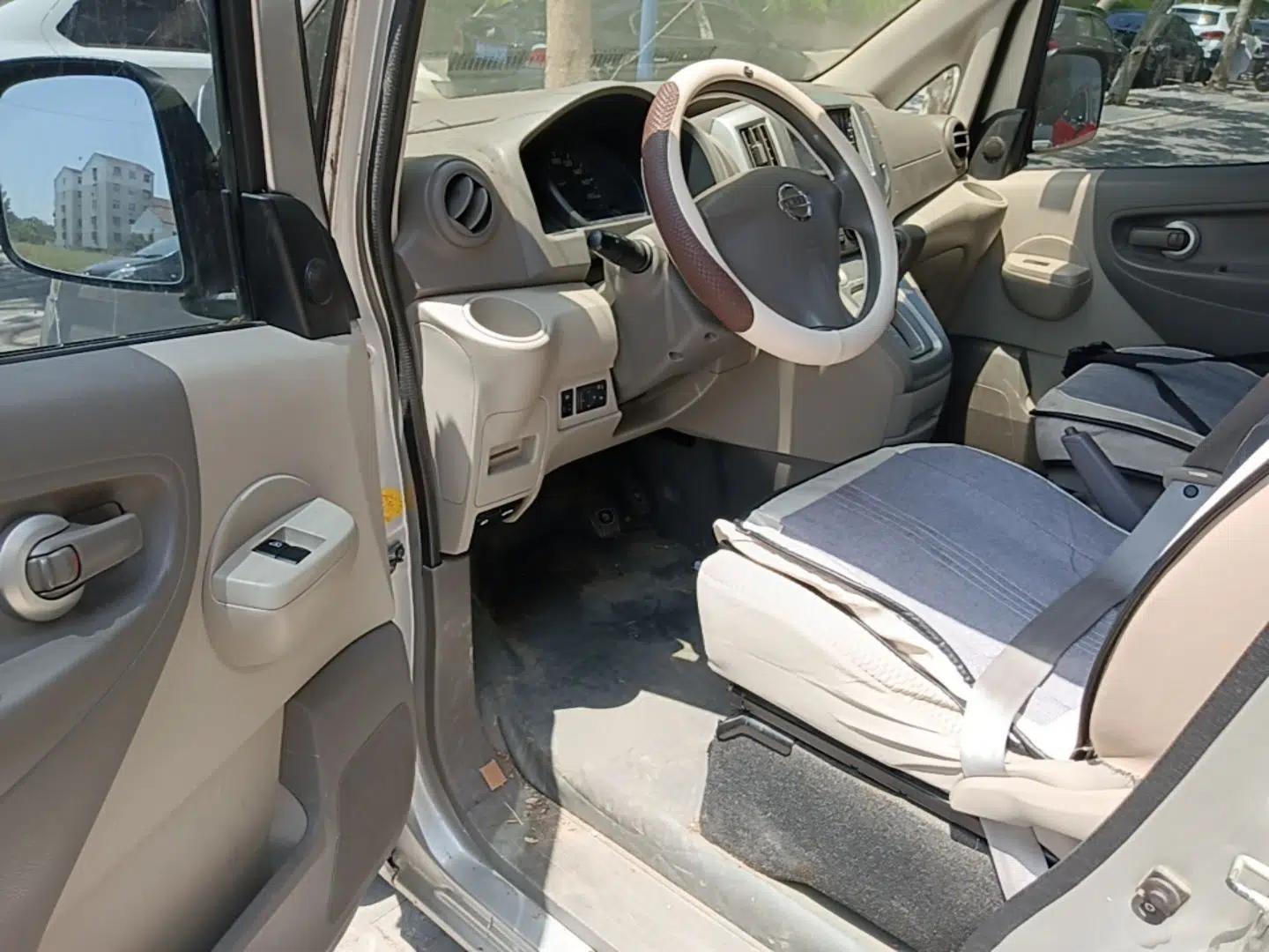 Nissan NV200 2016 Revised Version 1.6L CVT Luxury Edition — миниатюра 19