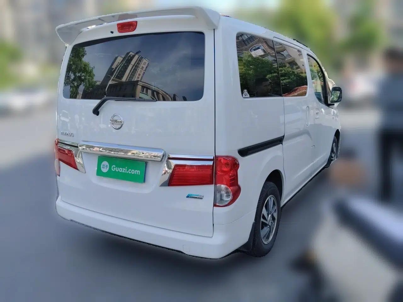 Nissan NV200 2018 1.6L CVT Luxury Model — миниатюра 6