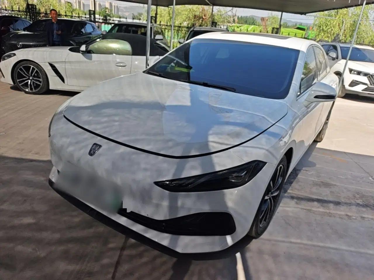 Roewe D7 2025 DMH 125km World Champion Edition — миниатюра 1