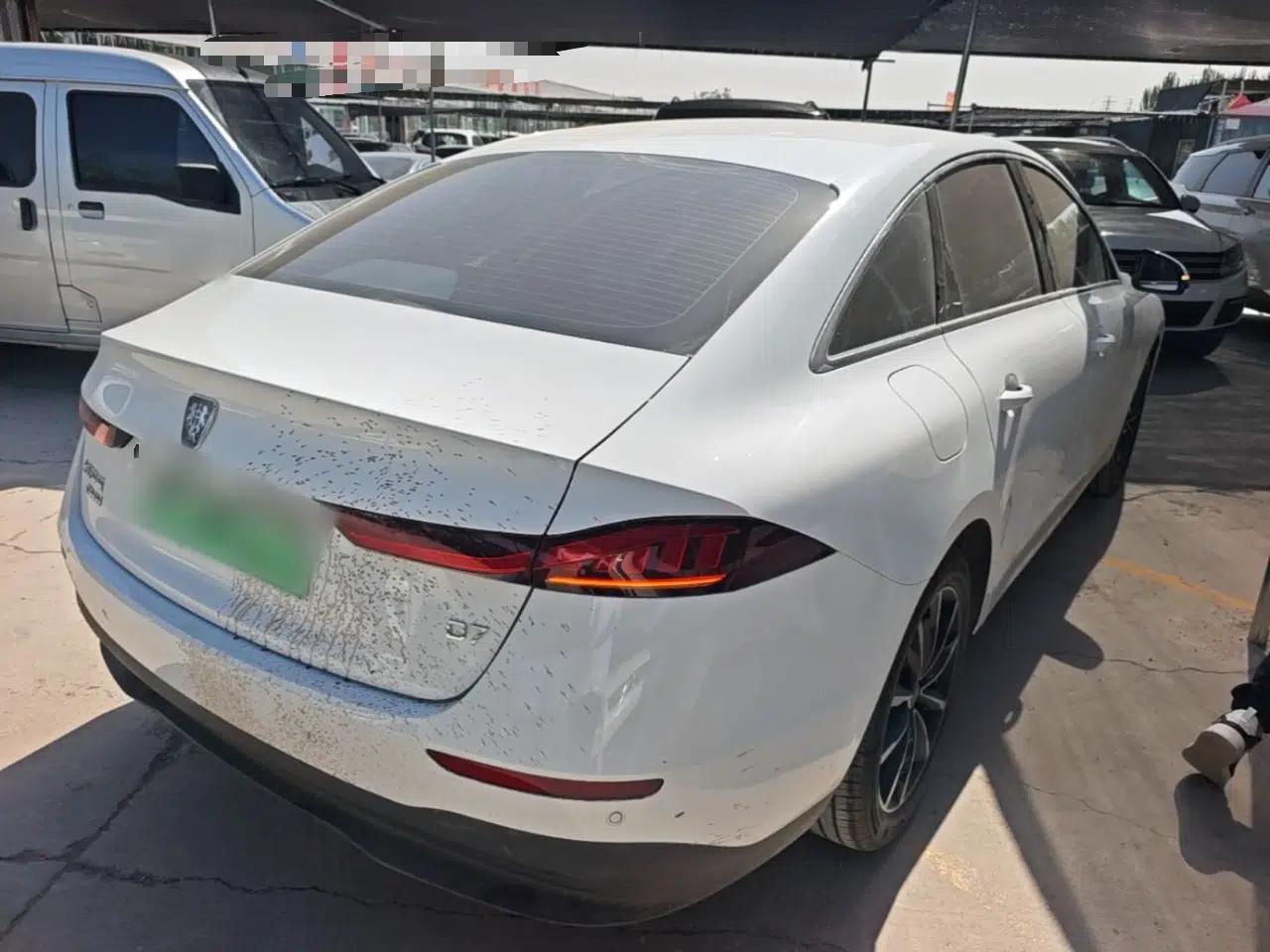 Roewe D7 2025 DMH 125km World Champion Edition — миниатюра 6