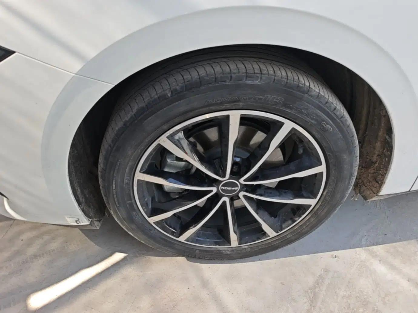 Roewe D7 2025 DMH 125km World Champion Edition — миниатюра 8