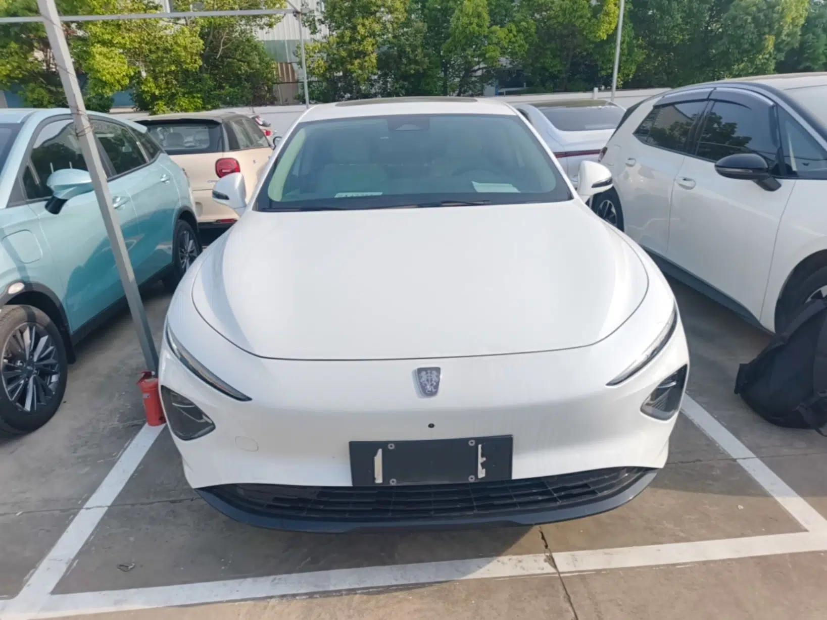 Roewe D7 2023 EV 510km Rear-Drive Flagship Edition — миниатюра 2