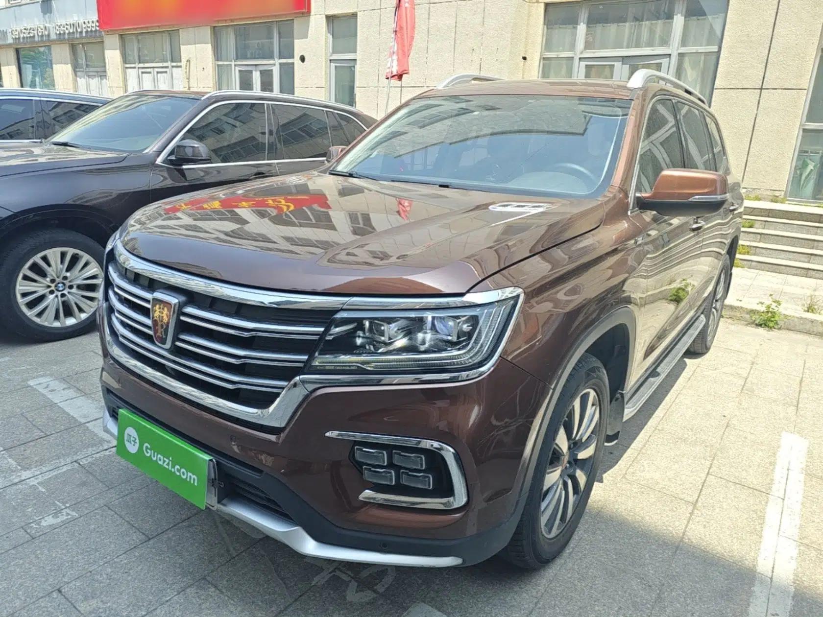 Roewe RX8 2018 30T Smart Connectivity Two-Wheel Drive Flagship Edition — миниатюра 1